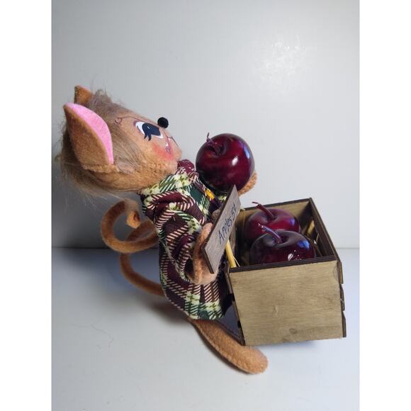 Annalee Fabric Mouse Figurine Apple Seller Holiday Decor 6in Tall Plaid Coat - Picture 2 of 4